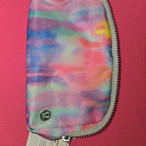 Brand New LULULEMON Prizm Rainbow Everywhere Crossbody / Belt Bag with t… - Picture 1 of 3
